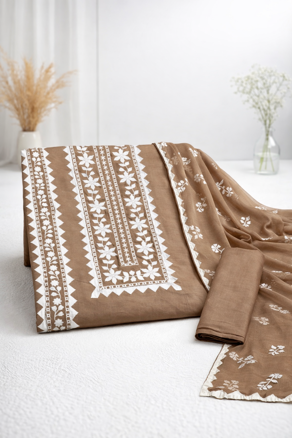 Elegant Handmade Applic Work Embroidery Lawn Cotton with Chiffon Dupatta - Unstitch 3PC Dress 👗