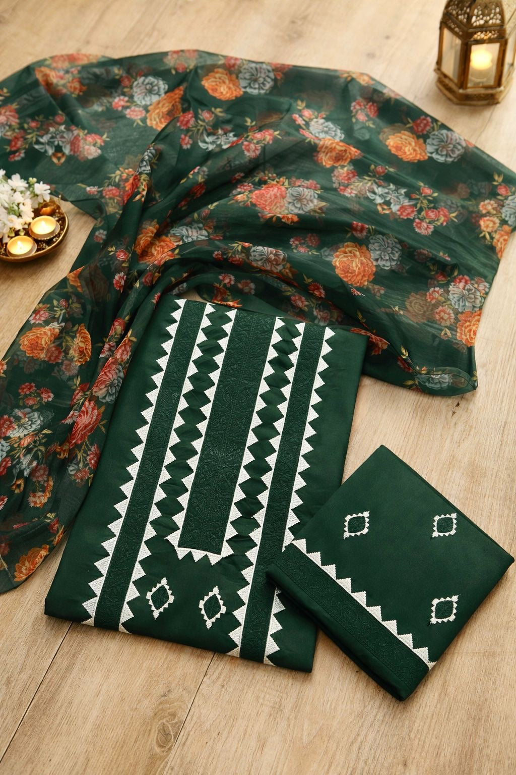 Computer Applique Embroidered Lawn Cotton Shirt & Trouser with Digital Print Floral Chiffon Dupatta - 3PC Unsticth Dress 👗