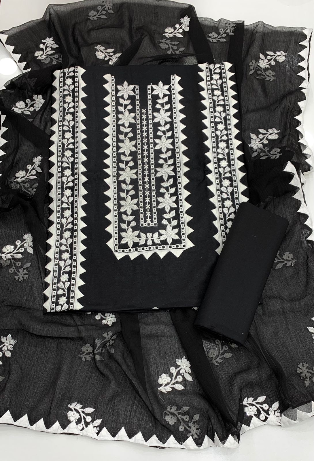 Elegant Applic+Thick Thread Work 3-Piece Cotton Suit