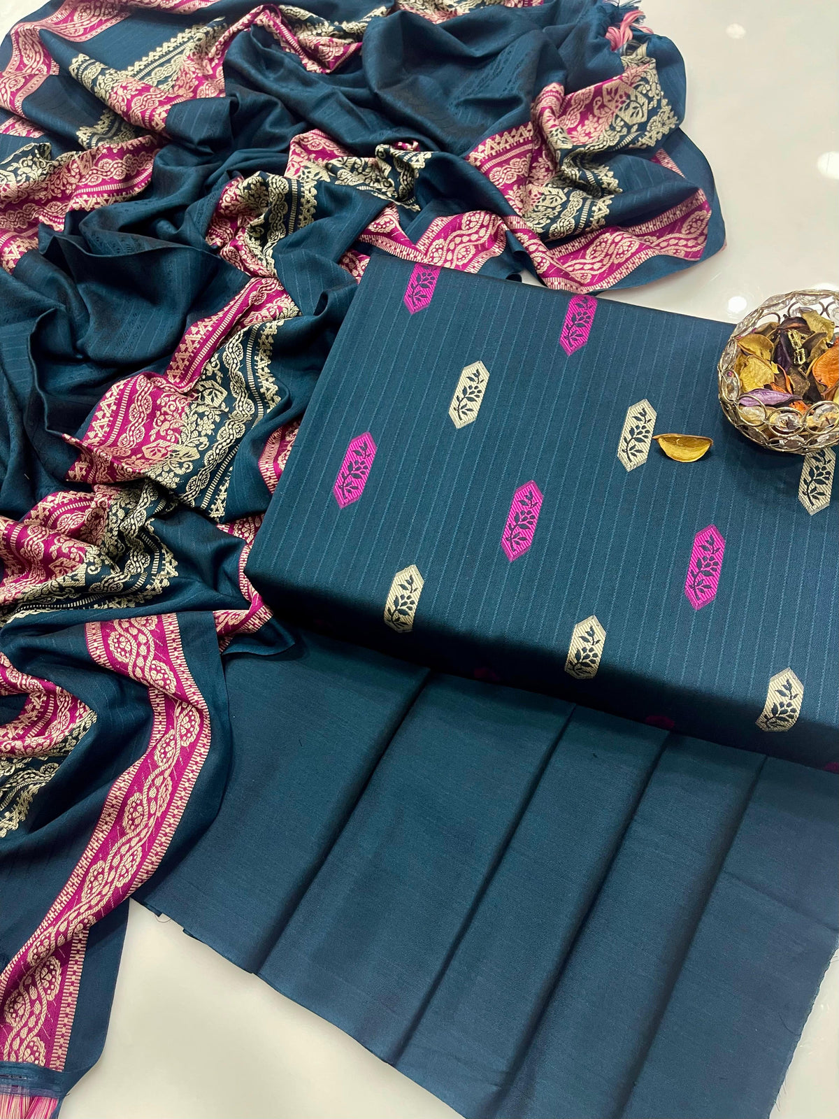 Premium Staple Susi Winter 3-Piece Suit – Self Printed Shirt, Plain Trouser & Jaquard Shawl Dupatta