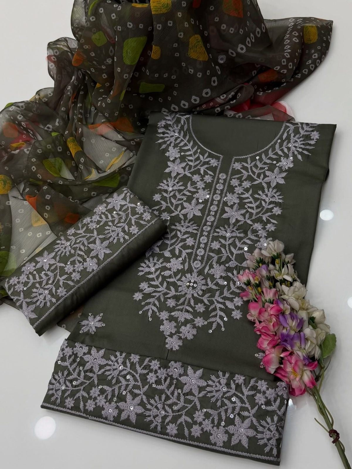 3MM Sequence Sitara Thick Thread Embroidered Lawn Cotton with Chunri Digital Print Chiffon Dupatta - 3PC Unstitch Dress 👗