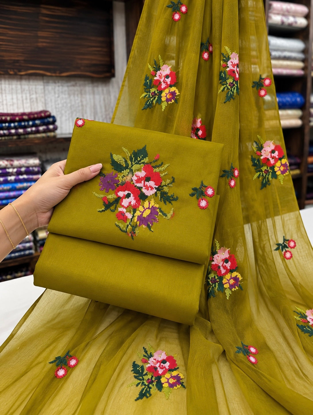 Cross Stitch Multi-Flower Embroidered Soft Cotton with Chiffon Dupatta - 3PC Unstitched Dress 👗