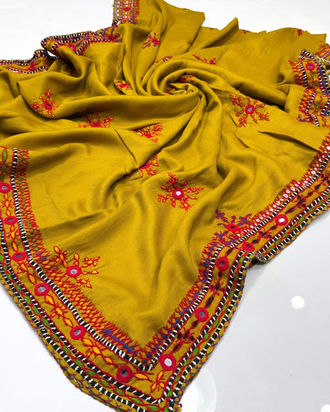 Fancy Balochi Four Side Heavy Border Needle Handwork Ladies Chadders